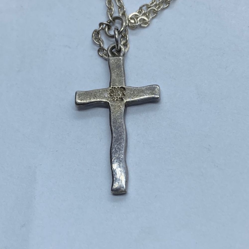 Elegant, Dainty, 925 Sterling Silver Cross Pendant Necklace - Signed - Picture 3 of 7
